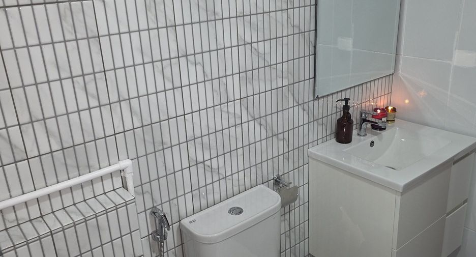 For sale 2 ベッドルーム condo in Yan Nawa, Bangkok