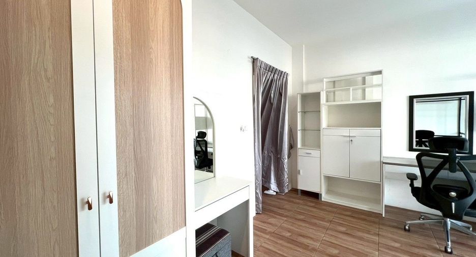For sale 3 bedrooms townhouse in Suan Luang, Bangkok