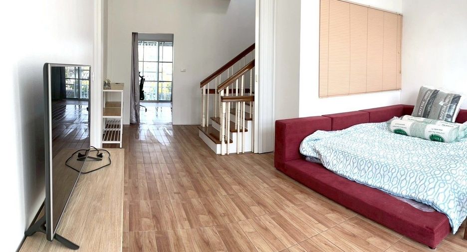 For sale 3 bedrooms townhouse in Suan Luang, Bangkok