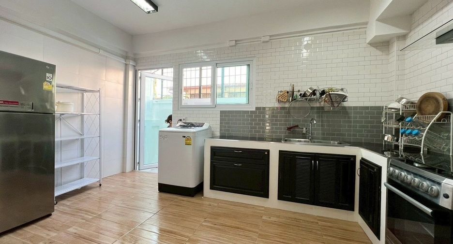 For sale 3 bedrooms townhouse in Suan Luang, Bangkok
