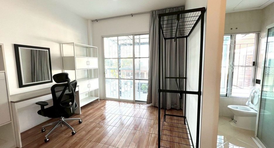 For sale 3 bedrooms townhouse in Suan Luang, Bangkok