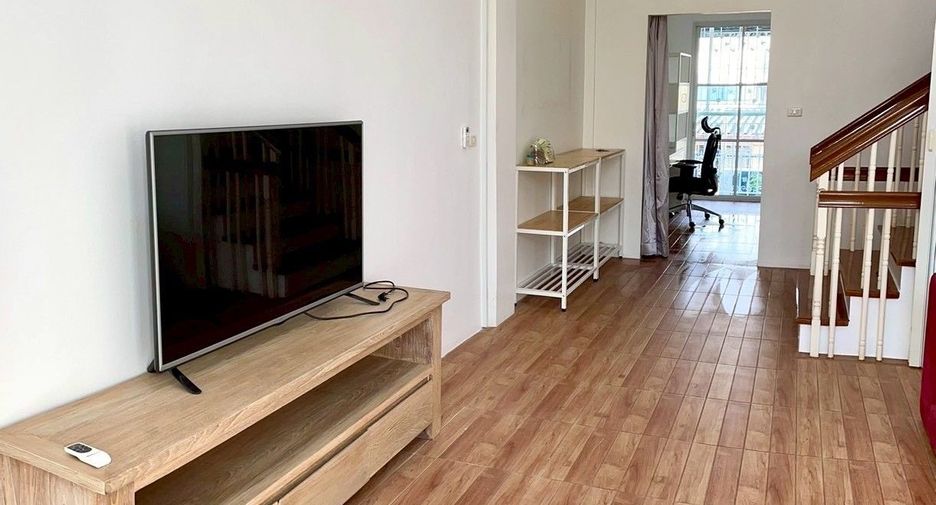 For sale 3 bedrooms townhouse in Suan Luang, Bangkok