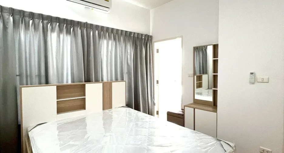 For sale 3 bedrooms townhouse in Suan Luang, Bangkok