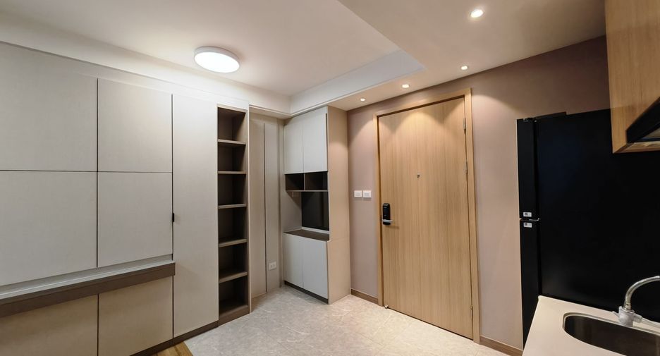 Wohnung zur Miete mit 1 Zimmer in Yan Nawa, Bangkok