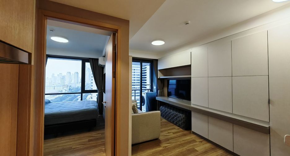 Wohnung zur Miete mit 1 Zimmer in Yan Nawa, Bangkok