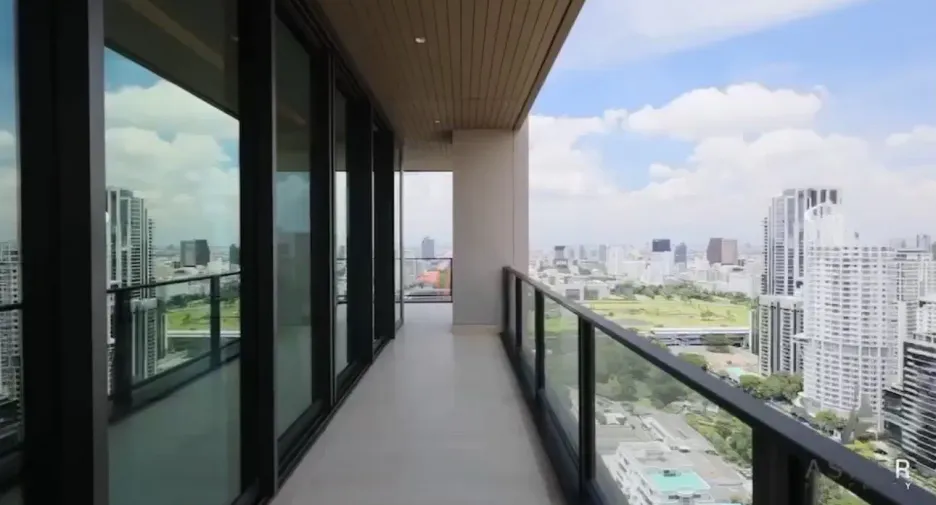 For sale and for rent 3 bedrooms condo in Pathum Wan, Bangkok