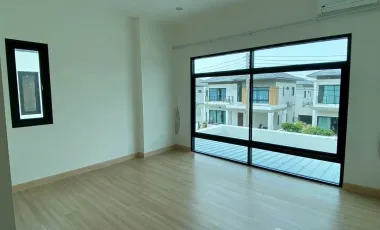 Haus zum Kauf mit 4 Zimmer in Bang Lamung, Chonburi