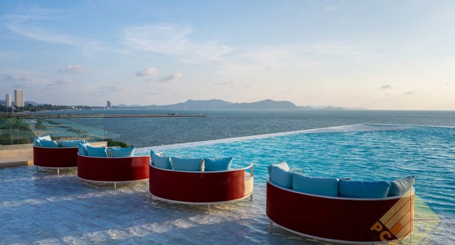For sale 3 bedrooms condo in Na Jomtien, Pattaya