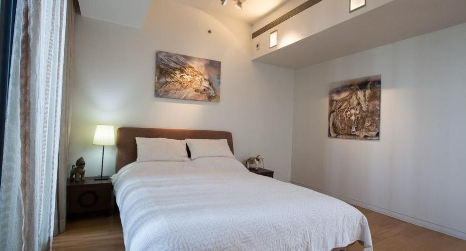 Condo en venta y en alquiler de 4 habitaciones en Sathon, Bangkok