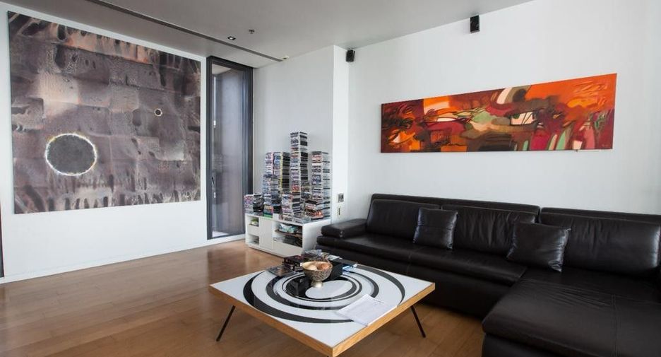 Condo en venta y en alquiler de 4 habitaciones en Sathon, Bangkok