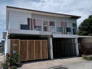 出售 2 卧室 联排别墅 在 Bang Lamung, Chon Buri