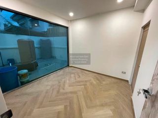 Casa en venta de 5 habitaciones en Wang Thonglang, Bangkok