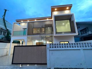 Casa en venta de 5 habitaciones en Wang Thonglang, Bangkok