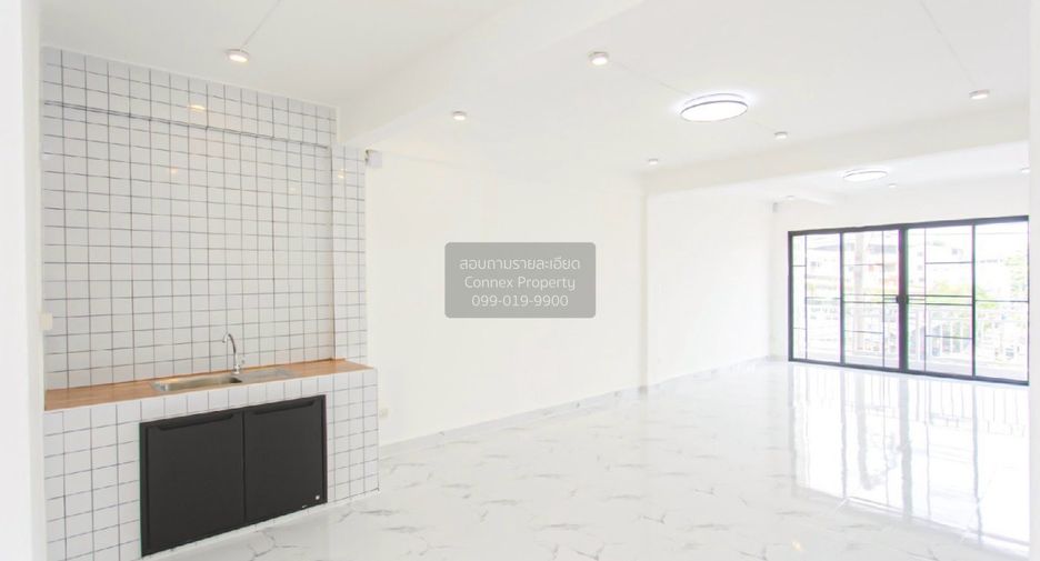 For sale 4 bedrooms retail Space in Bueng Kum, Bangkok