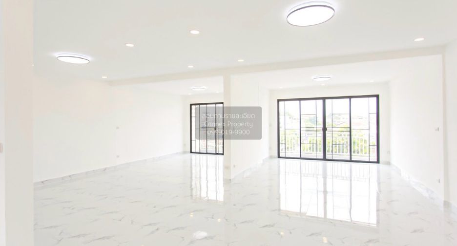 For sale 4 bedrooms retail Space in Bueng Kum, Bangkok