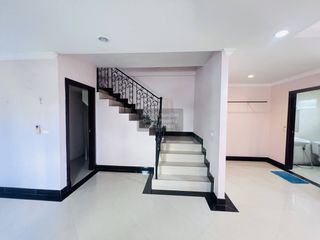Casa adosada en venta de 2 habitaciones en Bang Lamung, Chonburi