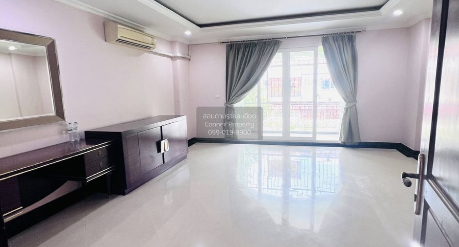 Casa adosada en venta de 2 habitaciones en Bang Lamung, Chonburi