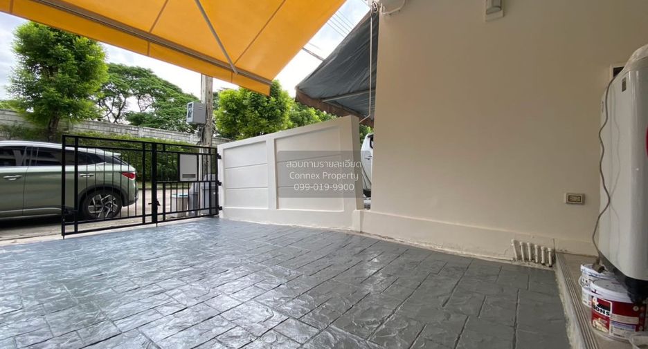 For sale 3 bedrooms townhouse in Suan Luang, Bangkok