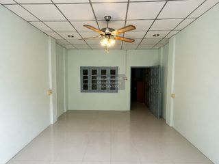 For sale 2 ベッドルーム townhouse in Bueng Kum, Bangkok