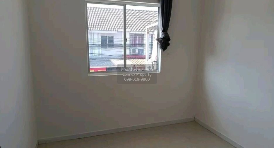 Casa adosada en venta de 3 habitaciones en Mueang Samut Sakhon, Samut Sakhon
