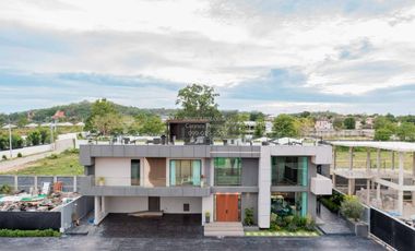 Haus zum Kauf mit 5 Zimmer in Bang Lamung, Chonburi