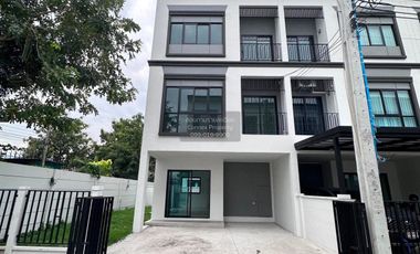 Reihenhaus zum Kauf mit 4 Zimmer in Mueang Samut Prakan, Samut Prakan