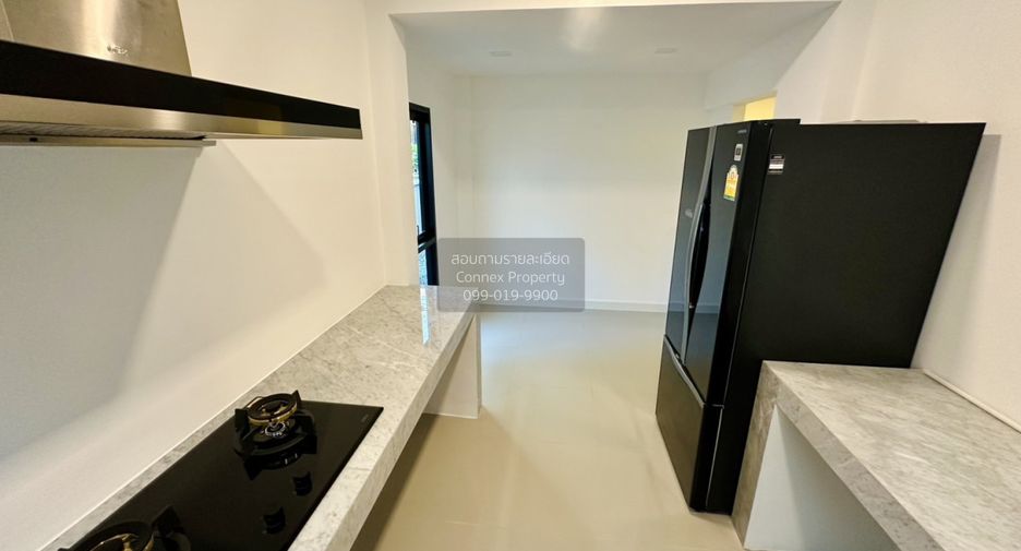For sale 3 bedrooms house in Chom Thong, Bangkok