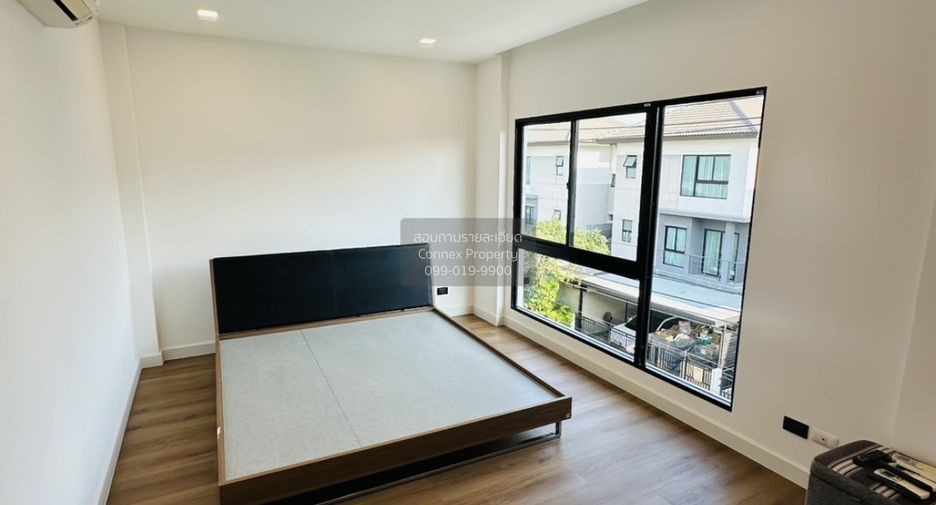For sale 3 bedrooms house in Chom Thong, Bangkok