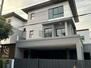For sale 3 bedrooms house in Chom Thong, Bangkok