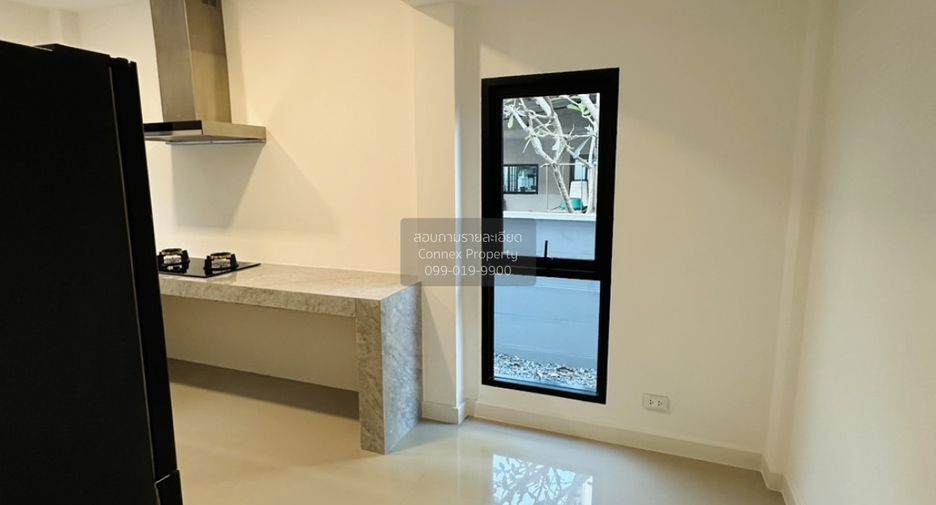 For sale 3 bedrooms house in Chom Thong, Bangkok