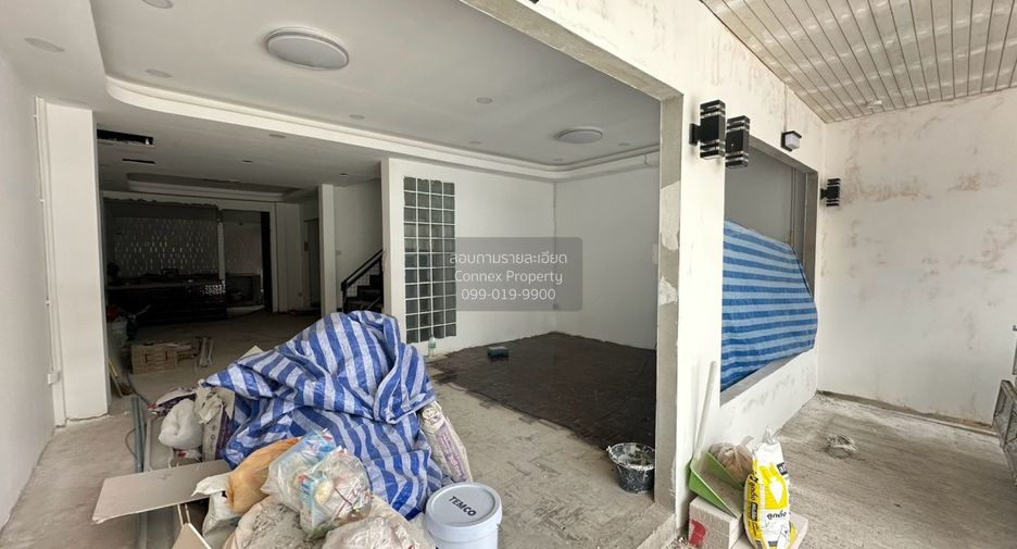Reihenhaus zum Kauf mit 4 Zimmer in Huai Khwang, Bangkok