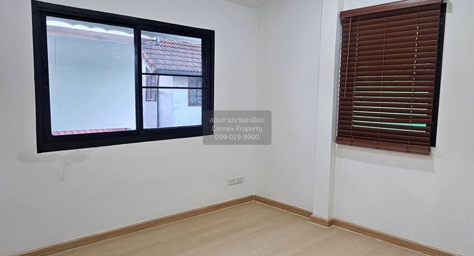 出售 4 卧室 独立屋 在 Lat Phrao, 曼谷