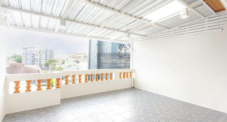 Reihenhaus zum Kauf mit 4 Zimmer in Huai Khwang, Bangkok