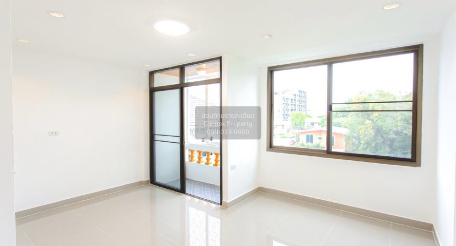 Reihenhaus zum Kauf mit 4 Zimmer in Huai Khwang, Bangkok