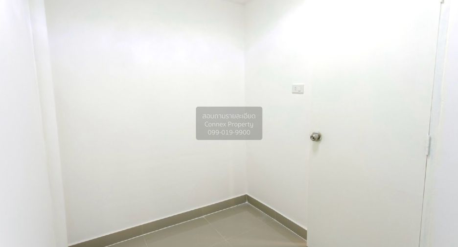 Reihenhaus zum Kauf mit 4 Zimmer in Huai Khwang, Bangkok