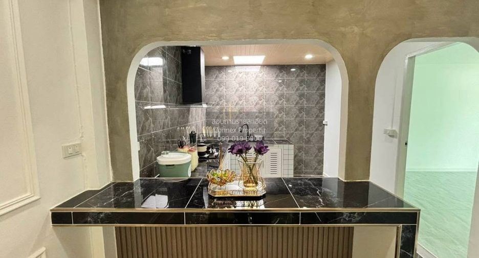 For sale 4 ベッドルーム townhouse in Bang Bua Thong, Nonthaburi