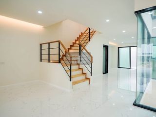 For sale 3 ベッドルーム house in Bang Na, Bangkok