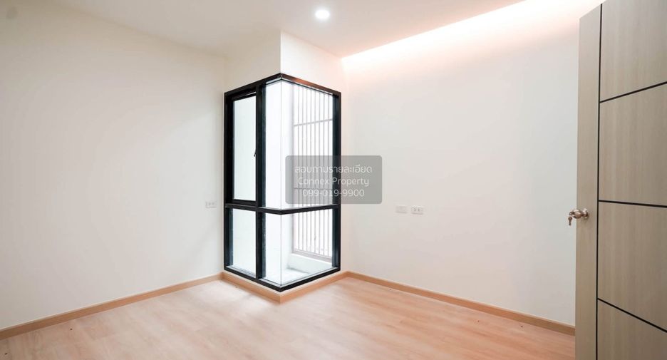 For sale 3 ベッドルーム house in Bang Na, Bangkok