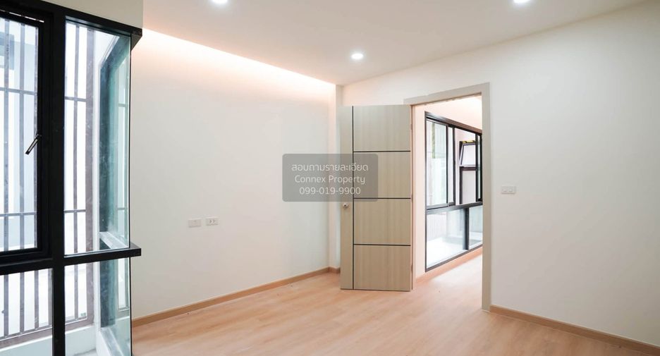 For sale 3 ベッドルーム house in Bang Na, Bangkok