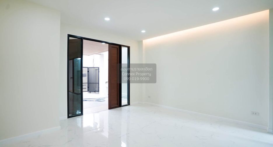 For sale 3 ベッドルーム house in Bang Na, Bangkok
