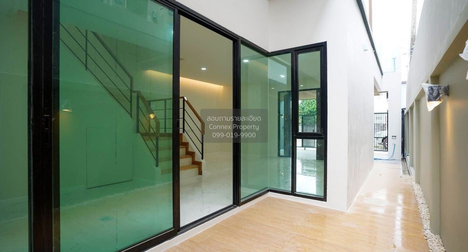 For sale 3 ベッドルーム house in Bang Na, Bangkok