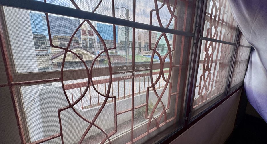 For sale 2 bedrooms townhouse in Phasi Charoen, Bangkok