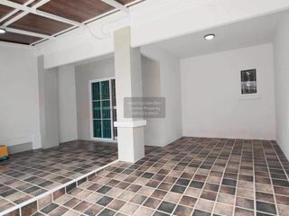For sale 3 bedrooms townhouse in Khlong Luang, Pathum Thani
