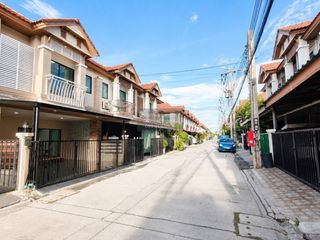 À vendre 3 chambres maison de ville à Mueang Nonthaburi, Nonthaburi