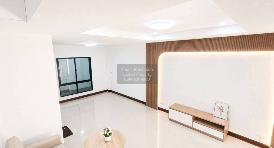 À vendre 3 chambres maison de ville à Mueang Nonthaburi, Nonthaburi