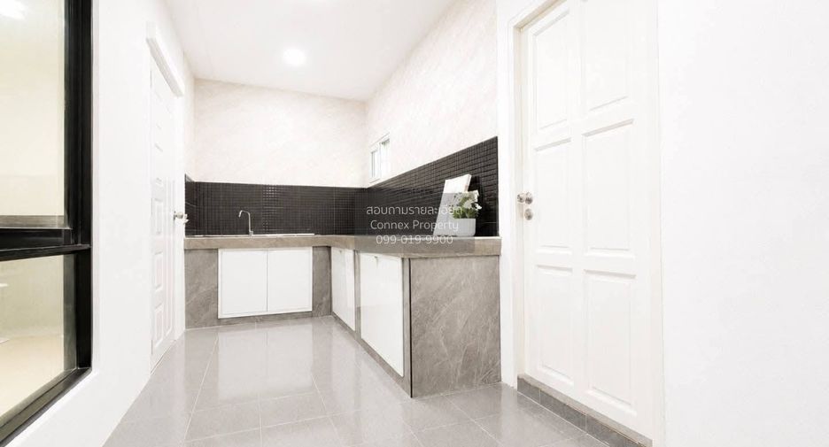 À vendre 3 chambres maison de ville à Mueang Nonthaburi, Nonthaburi