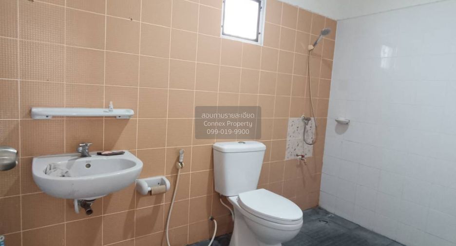 For sale 3 bedrooms townhouse in Khlong Luang, Pathum Thani