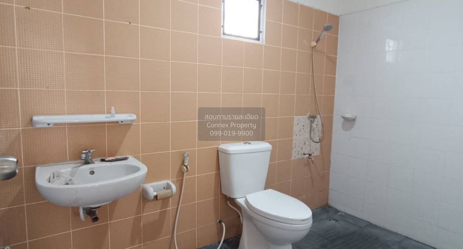 For sale 3 bedrooms townhouse in Khlong Luang, Pathum Thani