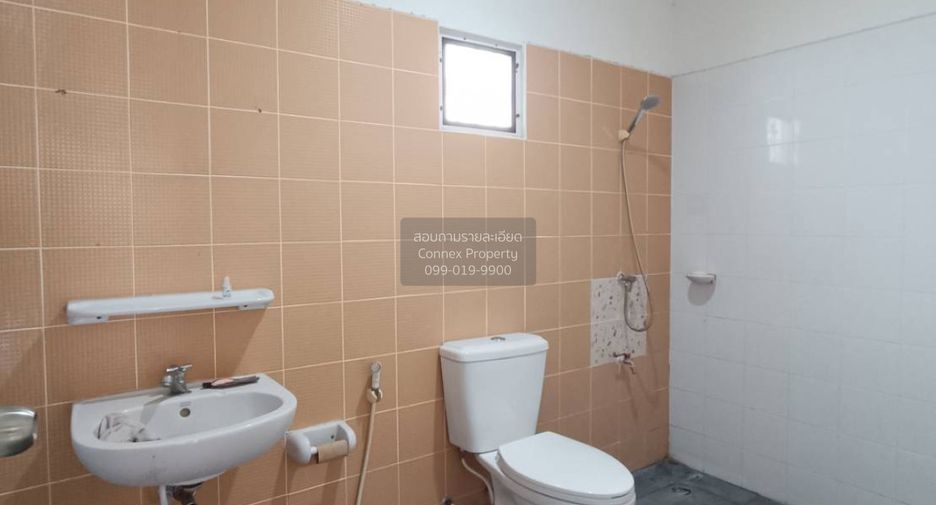 For sale 3 bedrooms townhouse in Khlong Luang, Pathum Thani