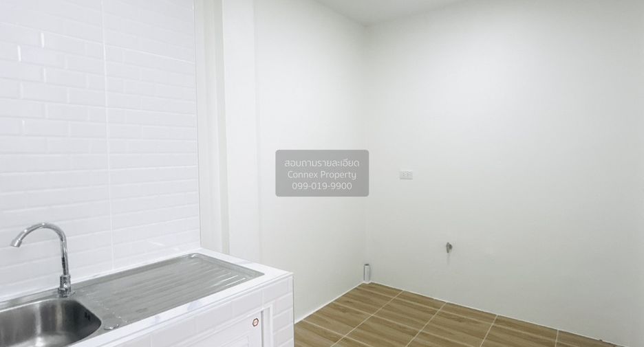 Casa adosada en venta de 3 habitaciones en Lam Luk Ka, Pathum Thani